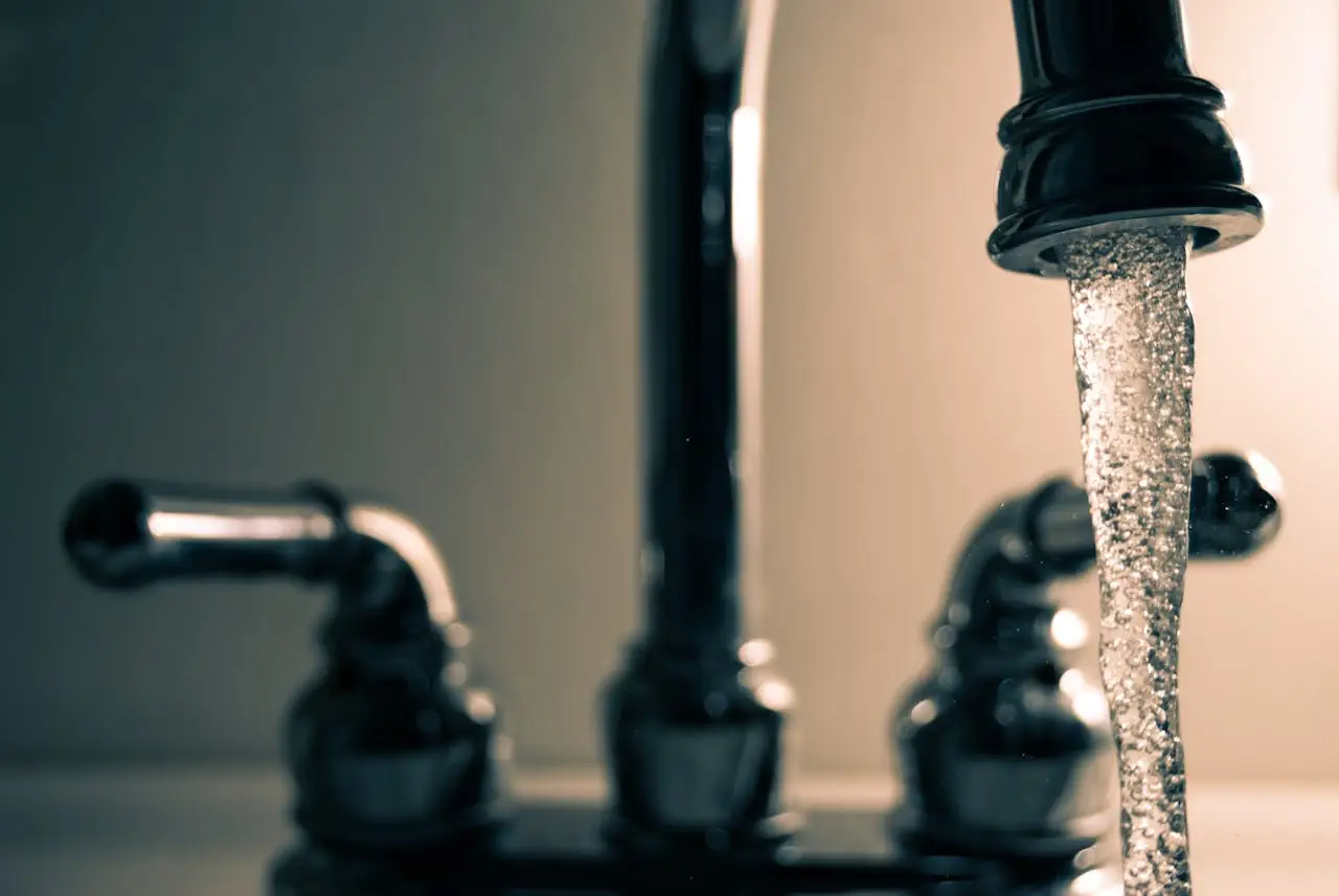 Come eliminare il calcare nascosto nei rubinetti: consigli e soluzioni Come eliminare il calcare nascosto nei rubinetti: consigli e soluzioni